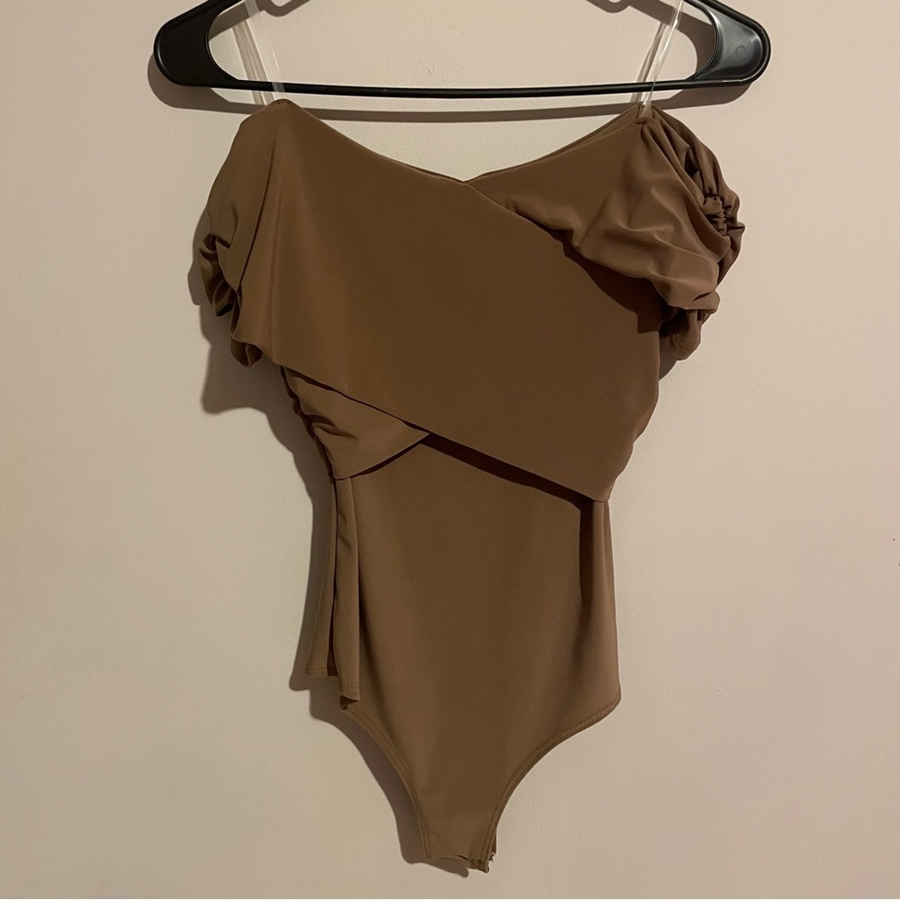 Windsor Off Shoulder Bodysuit with Scrunch sleeves